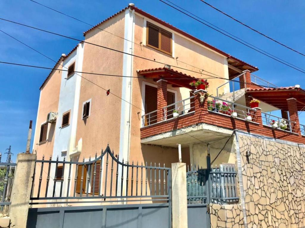 Arlind'S Apartaments Влёра Экстерьер фото
