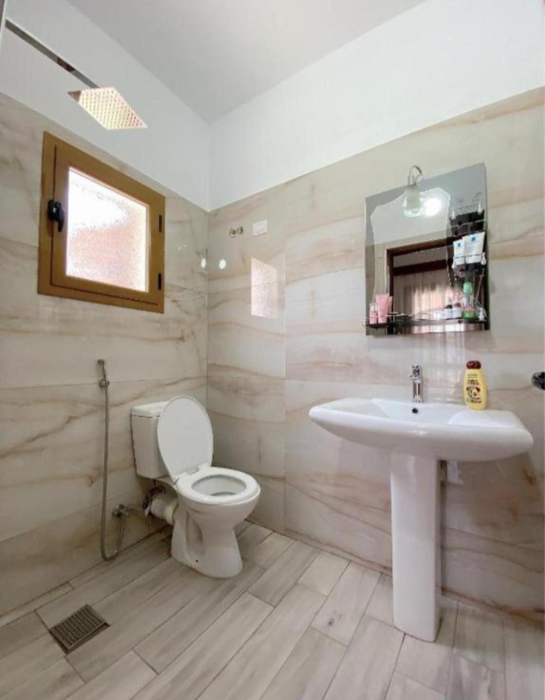 Arlind'S Apartaments Влёра Экстерьер фото